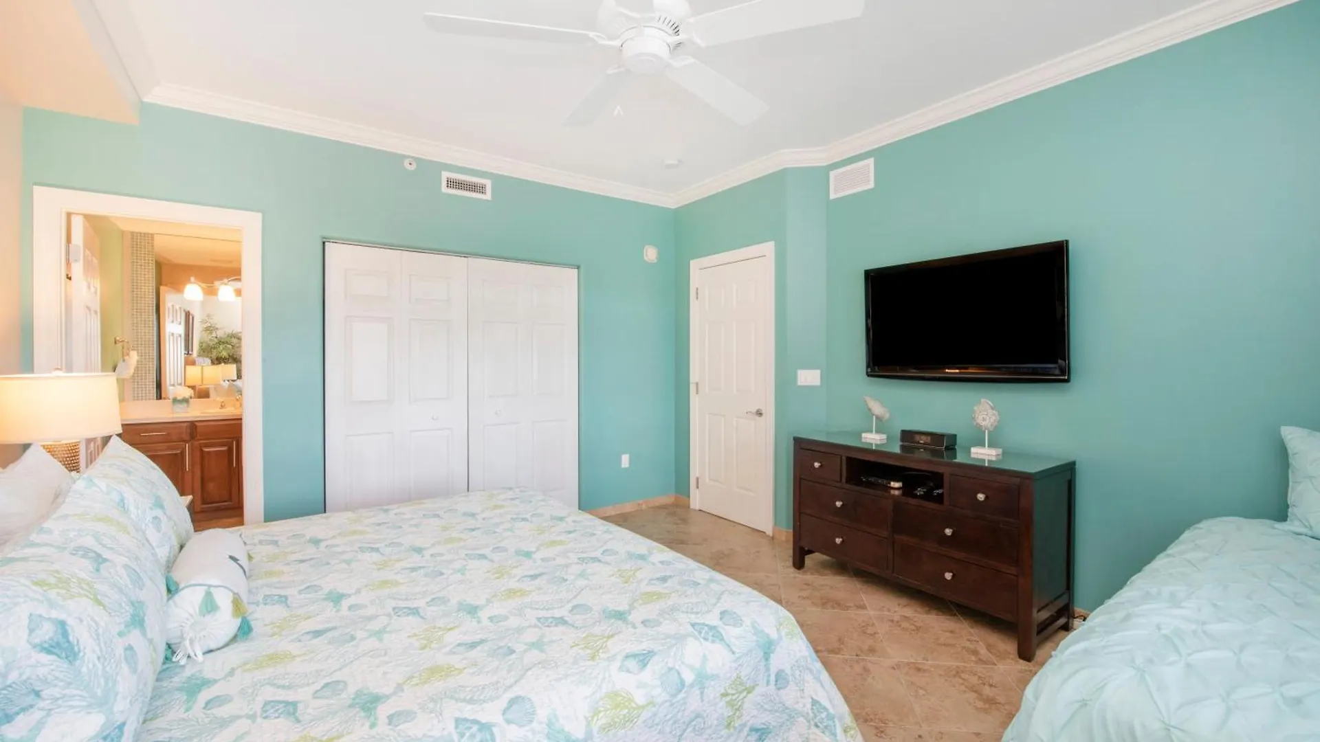 Apartment South Bay Beach Club 20 - 4 Bedroom 4 Bathroom Unit George Town
